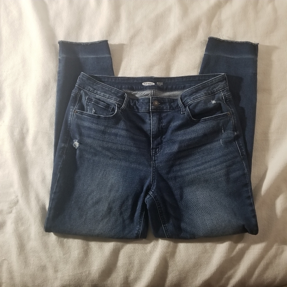 Old Navy Destressed Rockstar Super Skinny. BB2